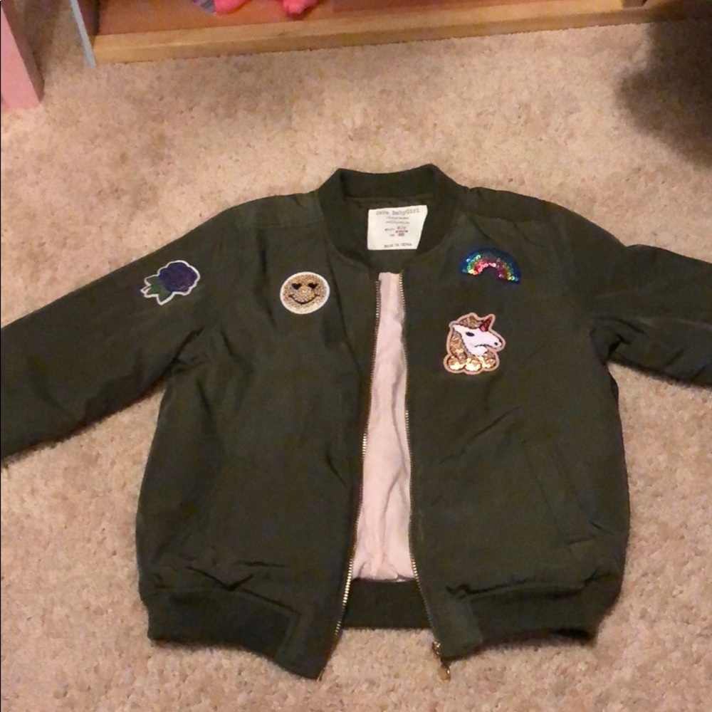 Olive Green Bomber Jacket with Patch Details 😍